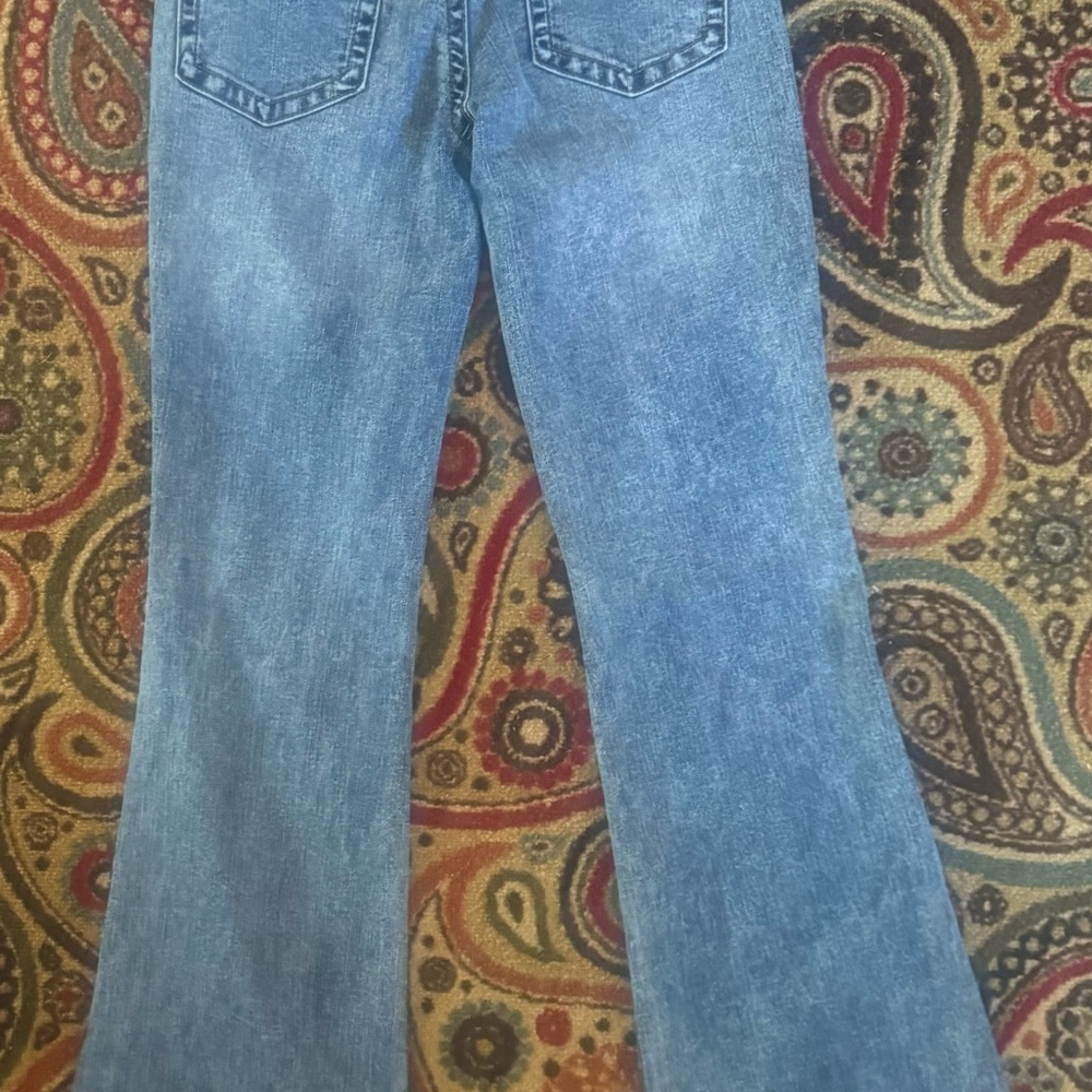 Women’s Aero low rise flare medium wash jeans - Picture 2 of 2